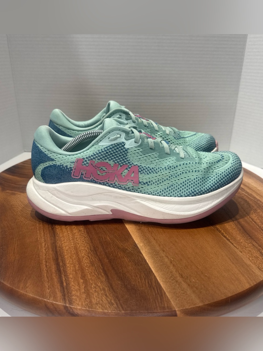 Hoka Rincon 4 Running Shoes Women’s Size 8B Green Pink 1155131 JTL